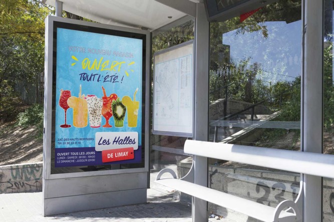 Affiche abribus magasin ouvert tout l'été Les Halles de Limay verres fruits